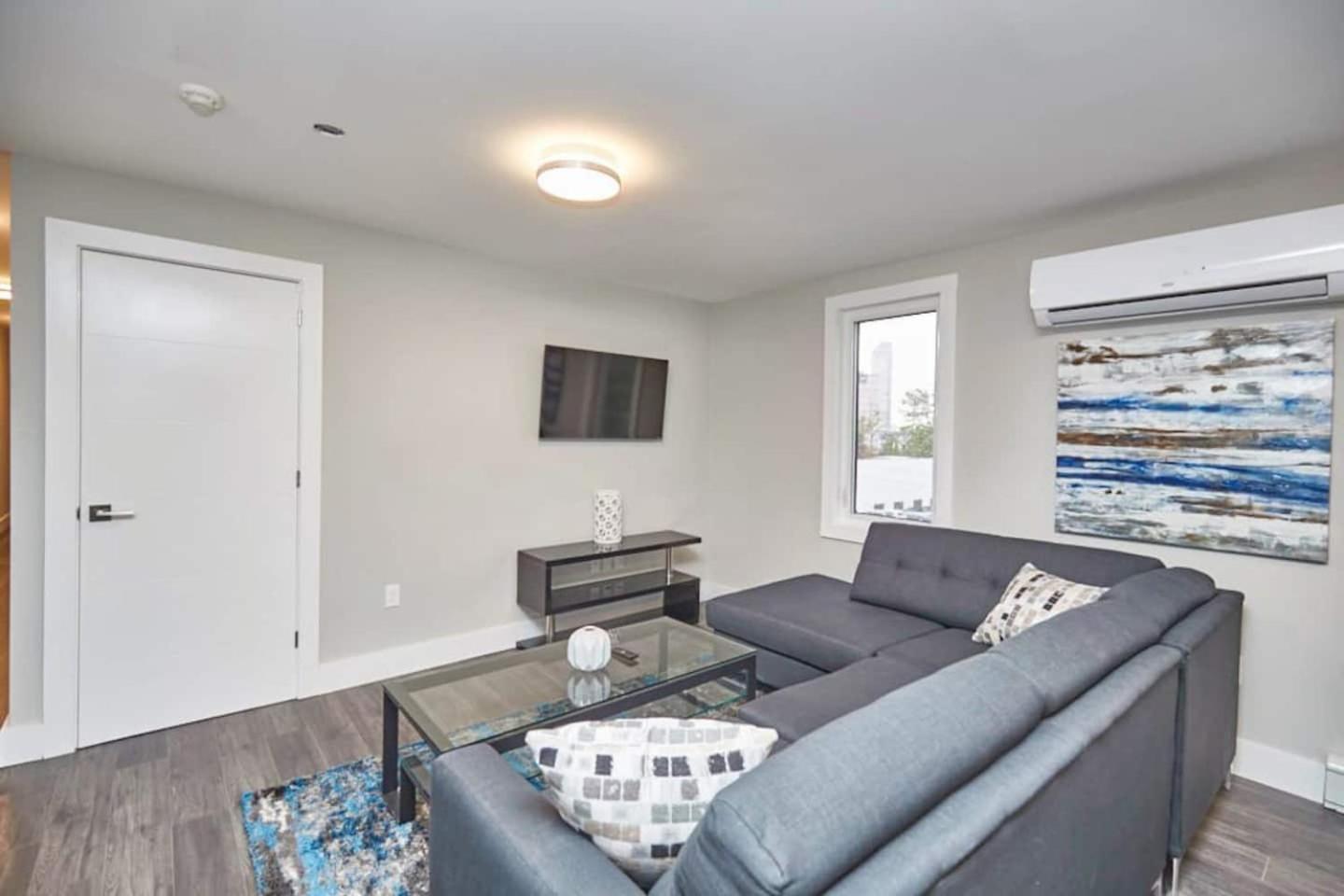 Clifton Hill Hideaway 2B -Two Bedroom Condo Niagara-vízesés Kültér fotó